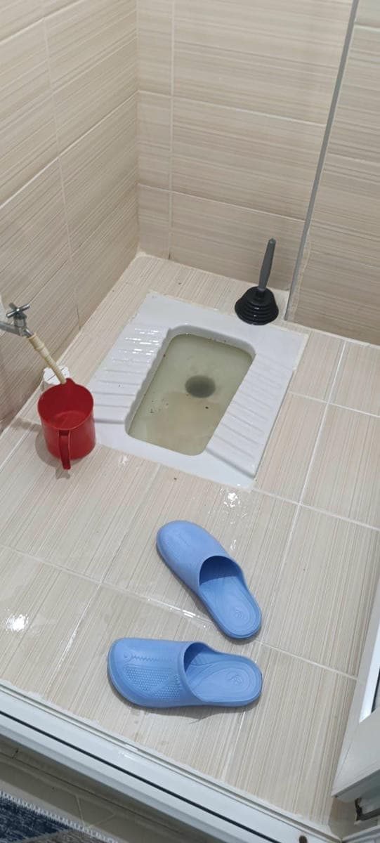 Alaturka tuvalet ve giderin görünümü